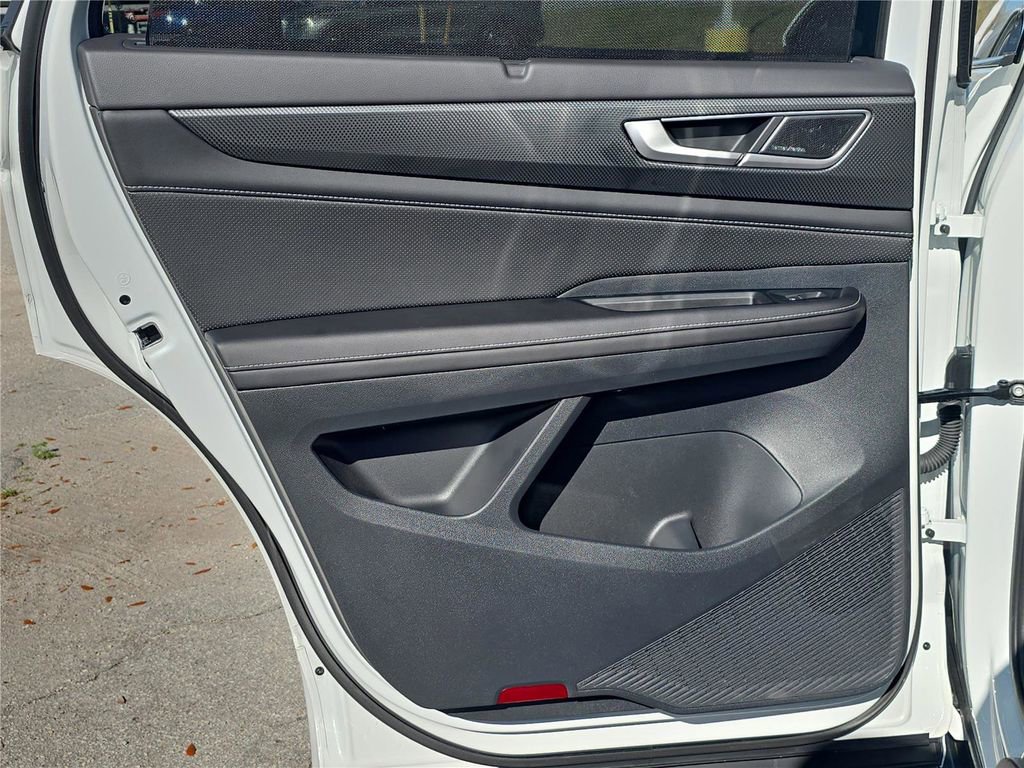 Used 2025 Volkswagen Atlas Cross Sport SEL Premium R-Line image 13