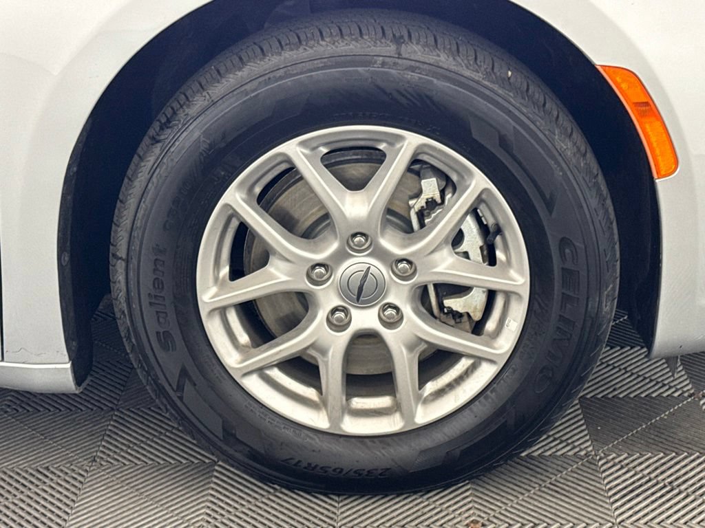Certified 2024 Chrysler Pacifica Touring-L FWD image 14
