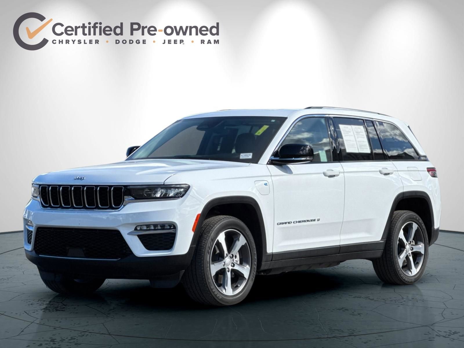 Used 2022 Jeep Grand Cherokee Limited 4xe image 8