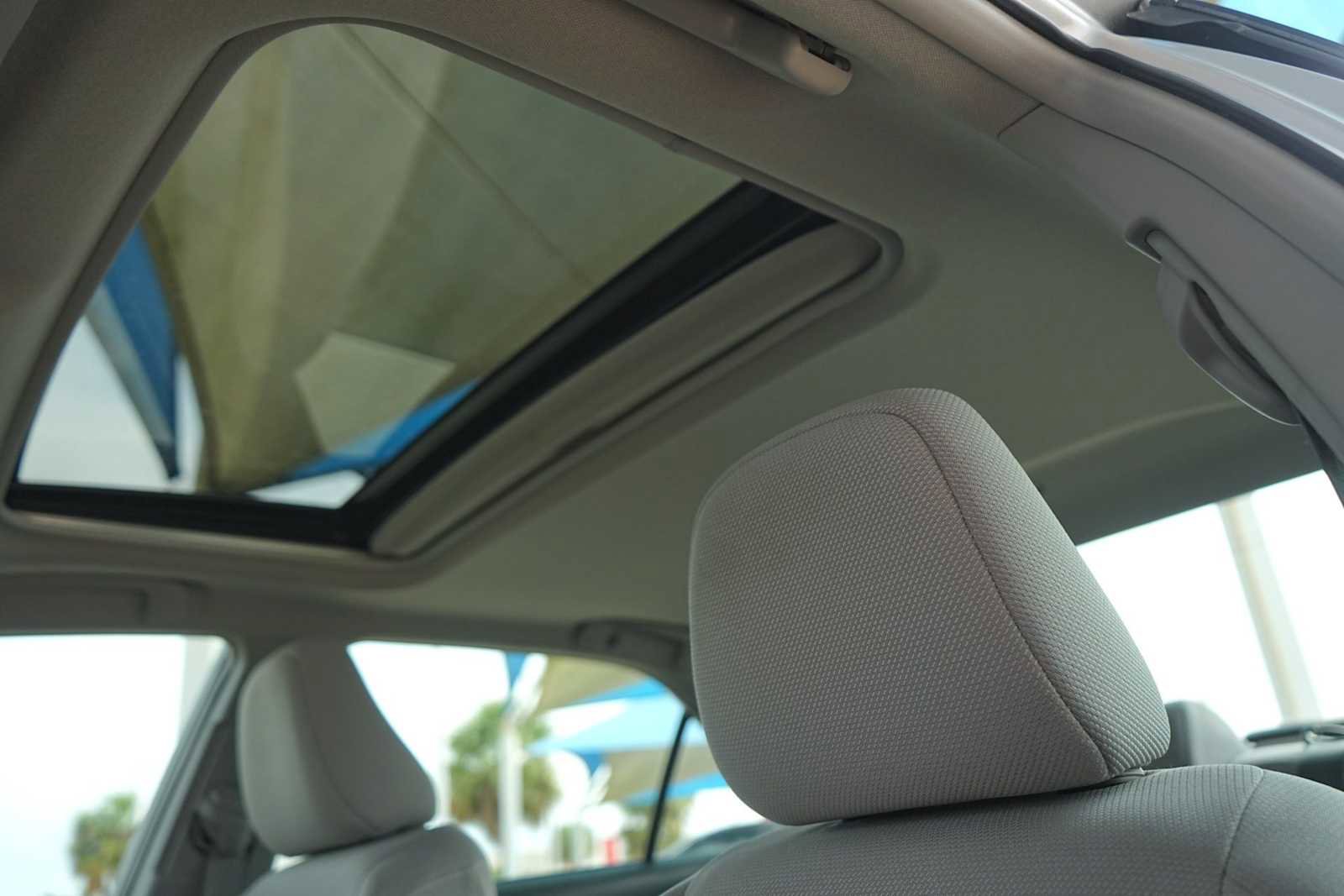Used 2012 Toyota Camry XLE FWD image 25