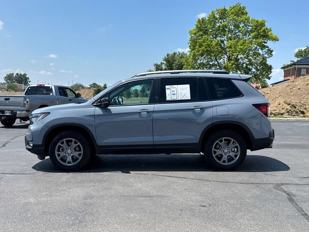 Certified 2025 Honda Passport TrailSport image 4