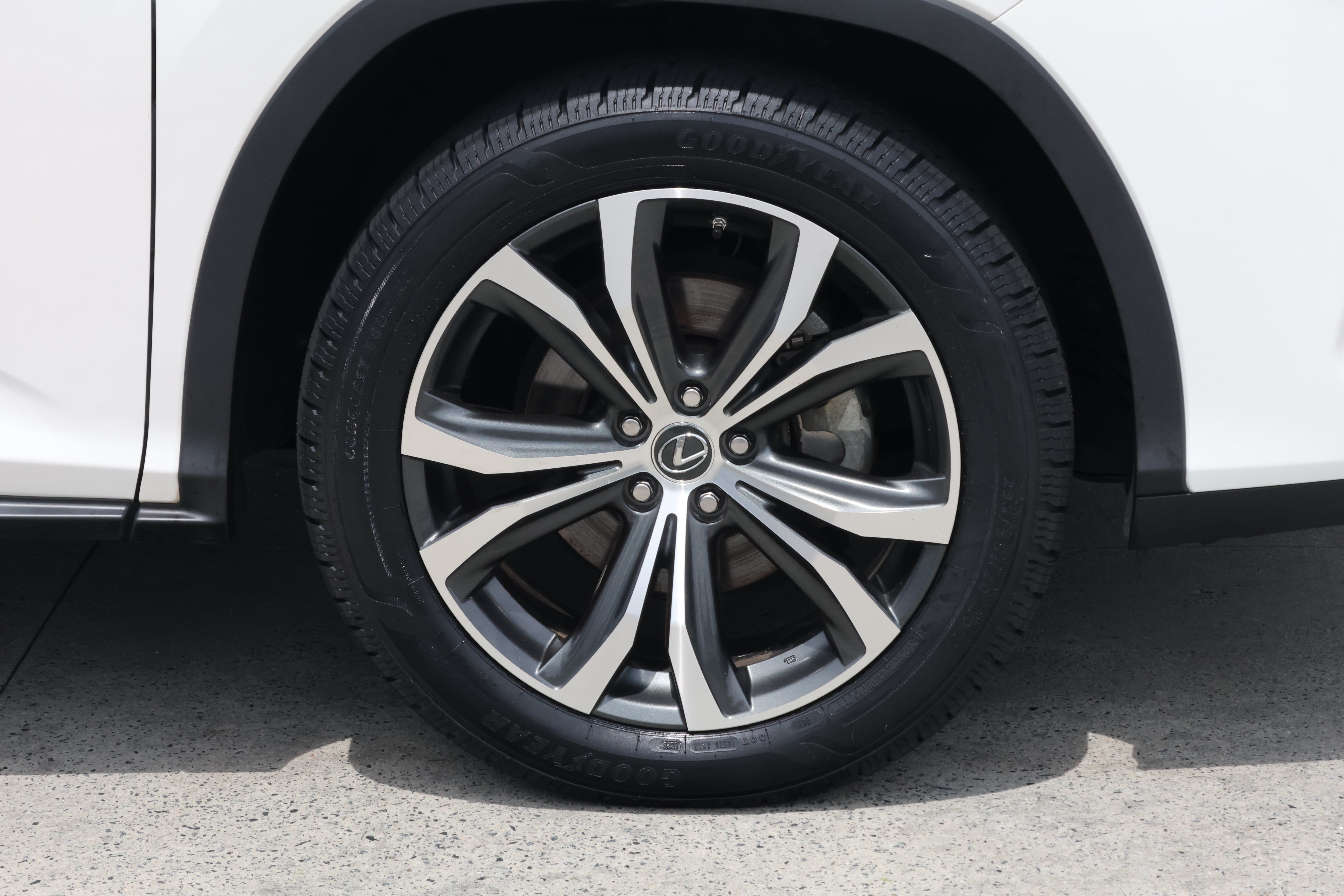 Used 2020 Lexus RX 450h AWD w/ Premium Package image 11