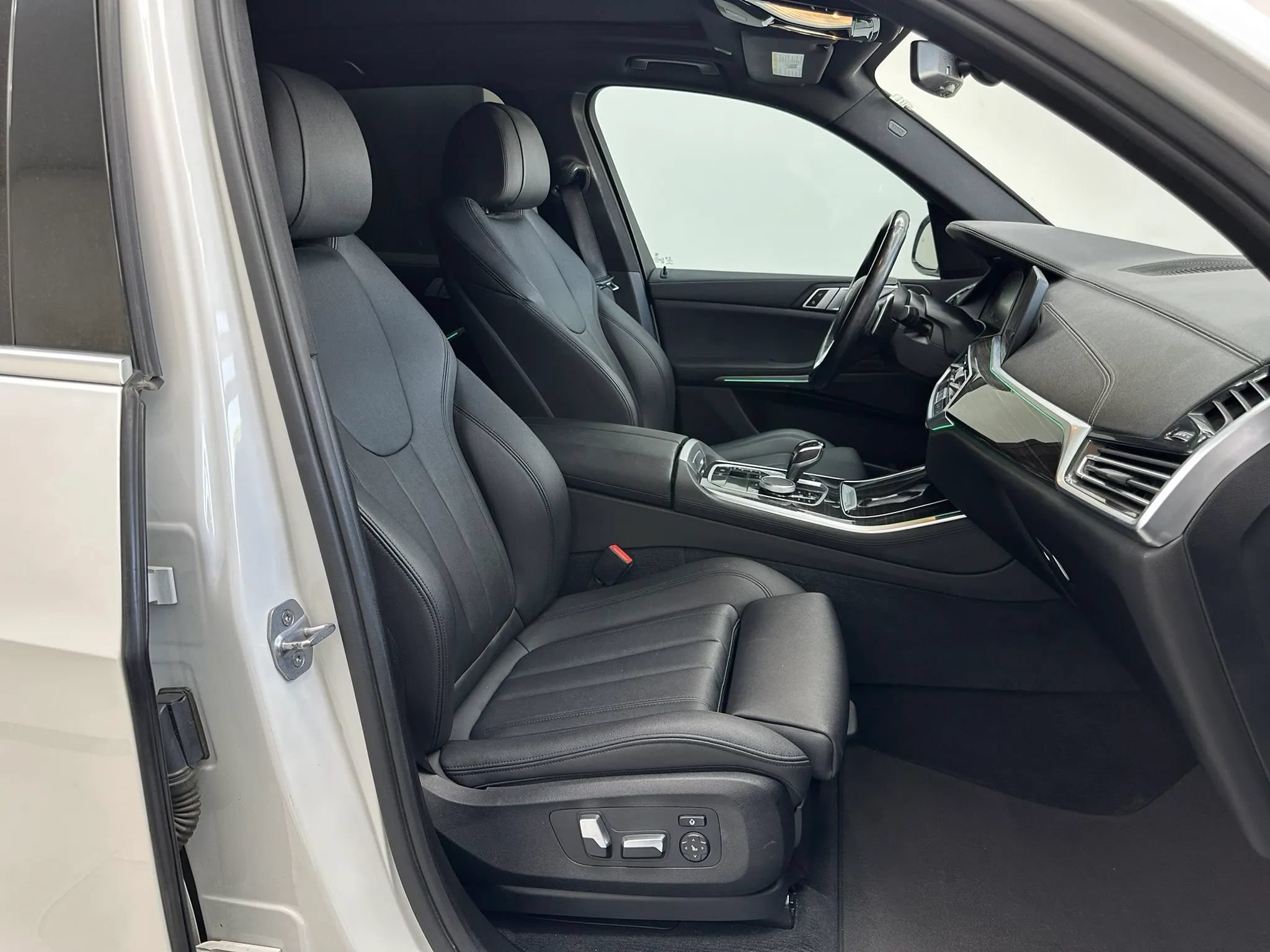 Used 2019 BMW X5 xDrive40i w/ Convenience Package AWD/4WD image 31