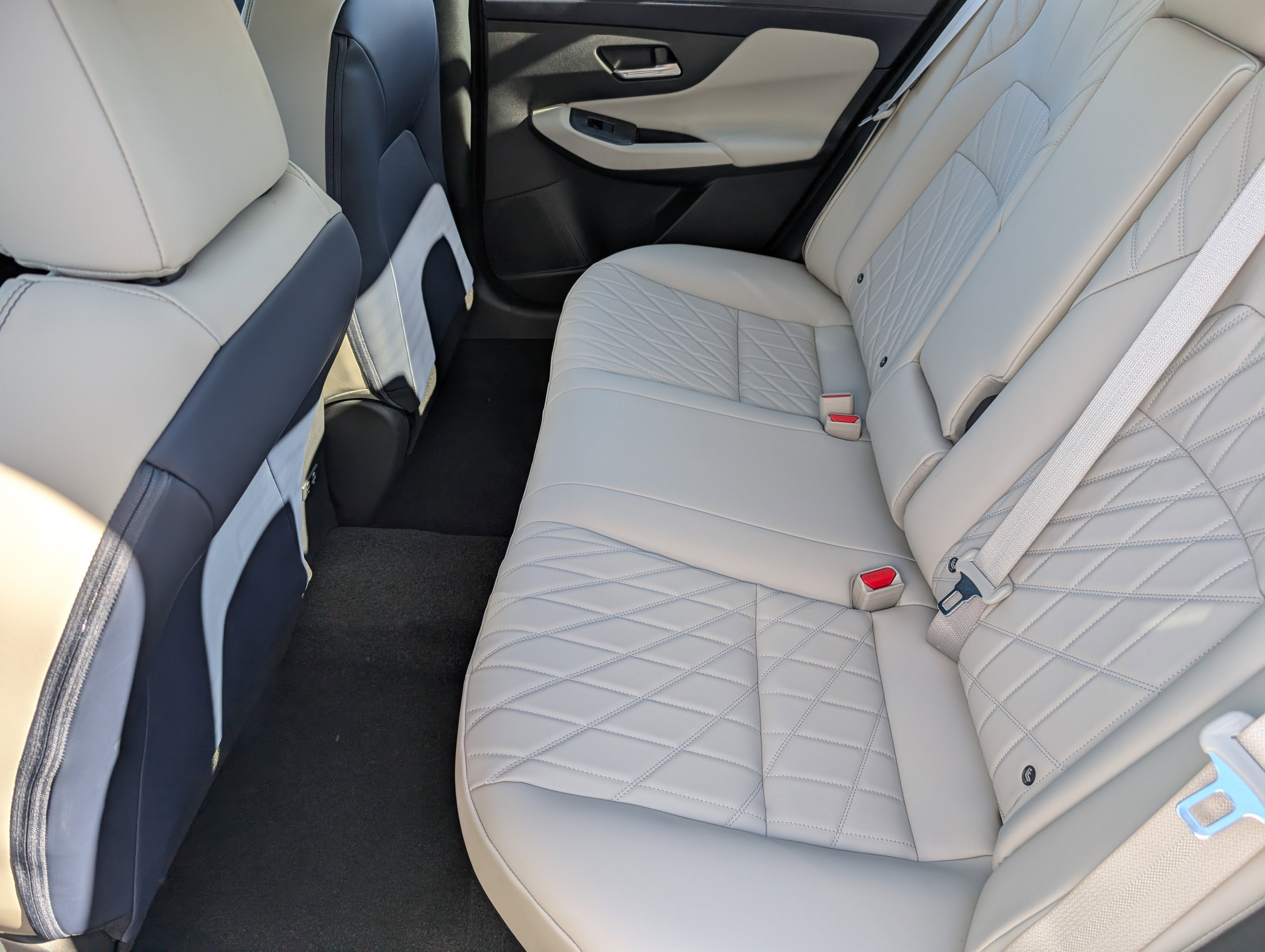 New 2026 Nissan Sentra SL w/ Floor Mat Package FWD image 23