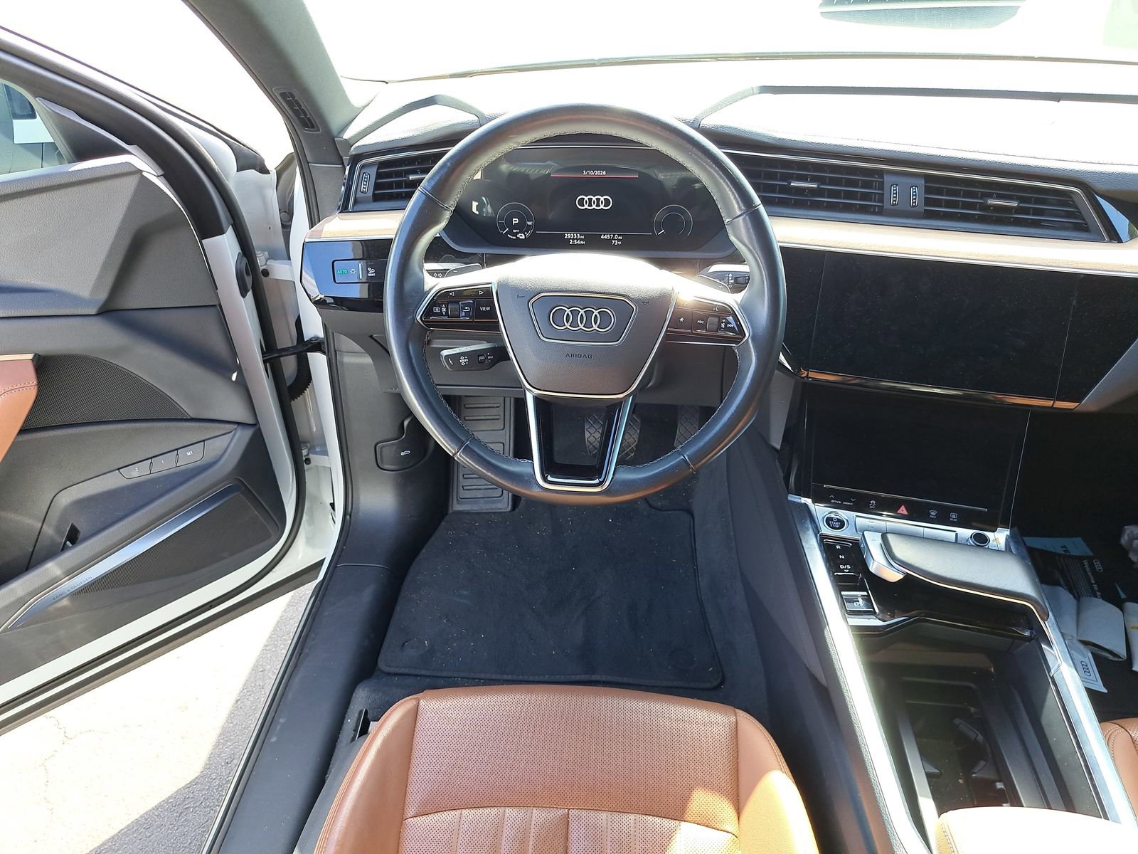 Used 2024 Audi Q8 e-tron Premium Plus image 6