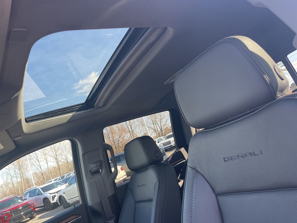 Used 2025 GMC Sierra 1500 Denali w/ Technology Package image 12