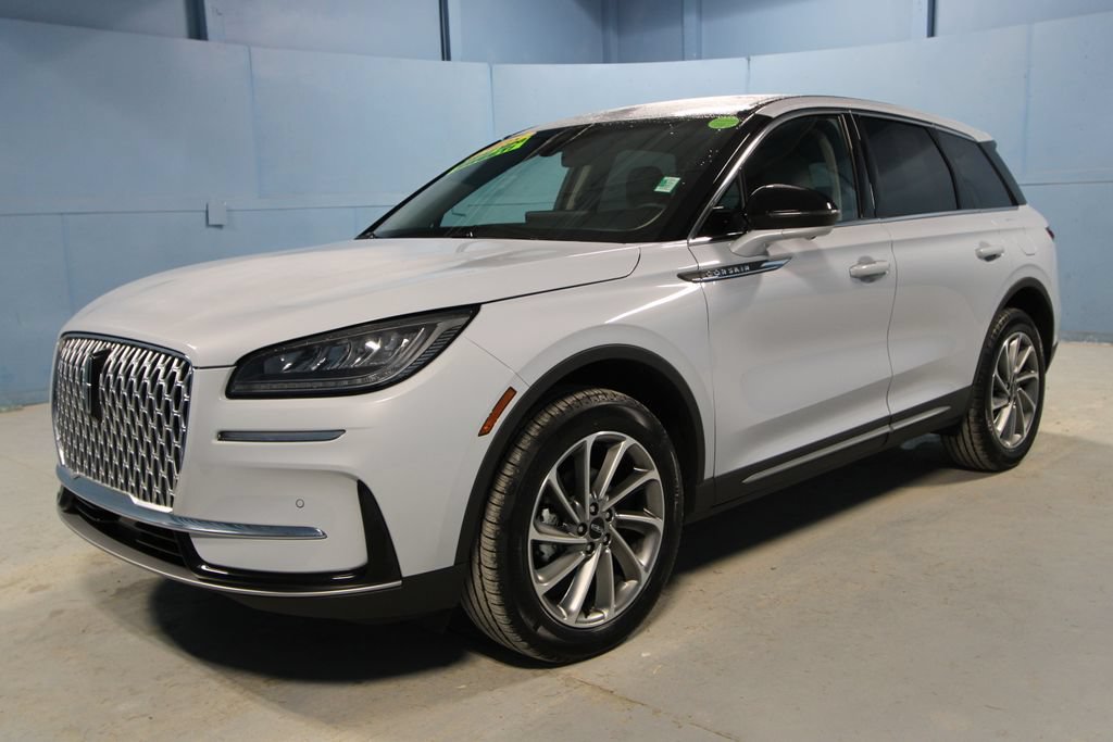 Used 2025 Lincoln Corsair AWD w/ Equipment Group 101A image 25