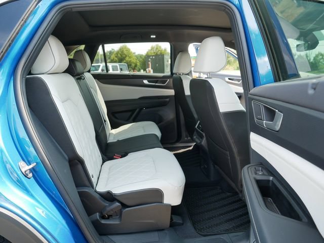 Certified 2024 Volkswagen Atlas Cross Sport SEL Premium R-Line AWD/4WD image 19