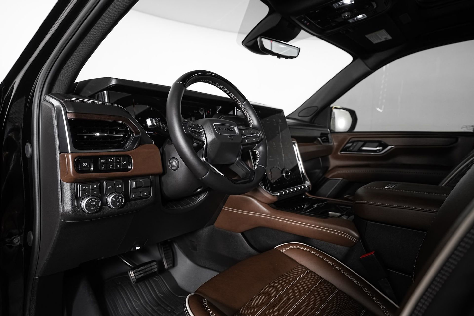 Used 2026 GMC Yukon XL Denali Ultimate w/ LPO, Floor Liner Package image 15