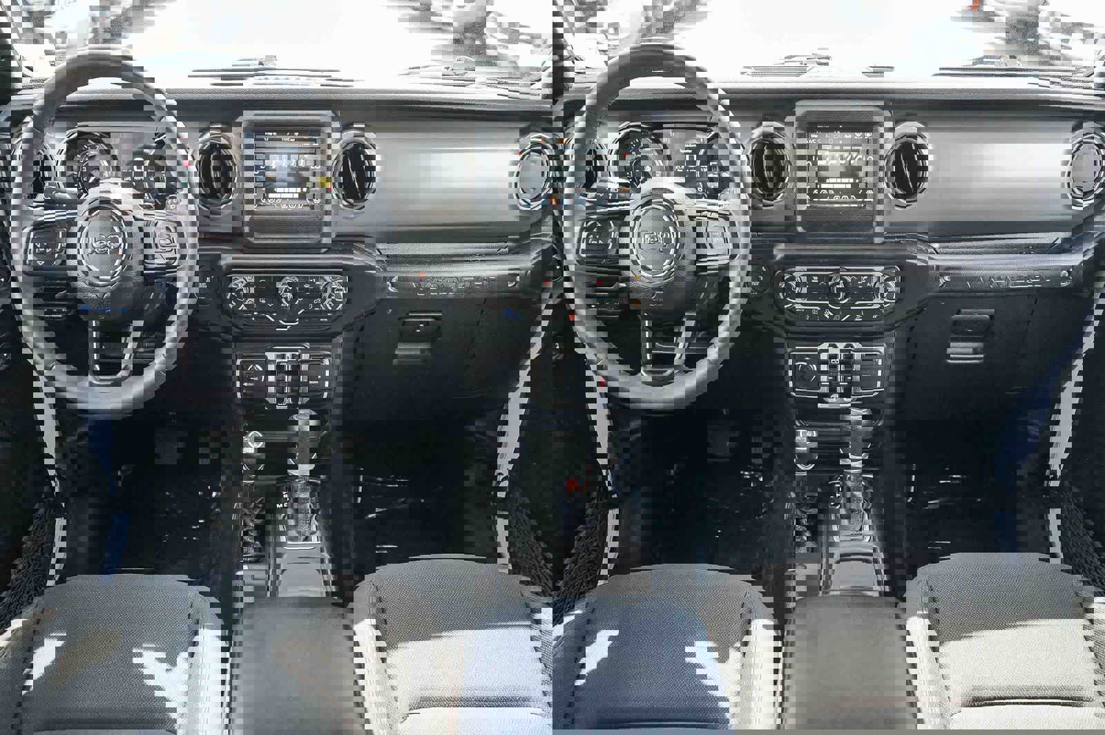 Used 2023 Jeep Wrangler Unlimited w/ Convenience Group image 10