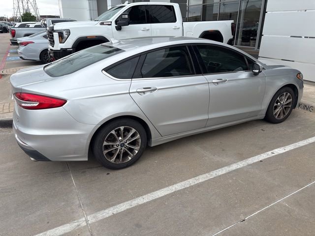 Used 2019 Ford Fusion SE image 3