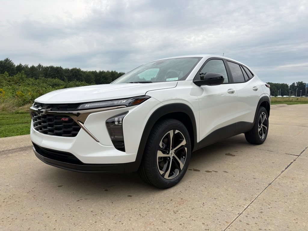 New 2026 Chevrolet Trax RS w/ Sunroof Package FWD image 1