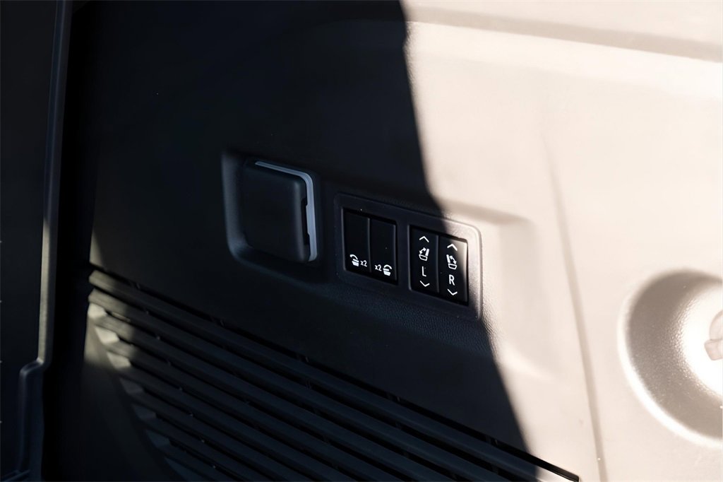 New 2026 GMC Yukon Elevation w/ Elevation Premium Package image 29