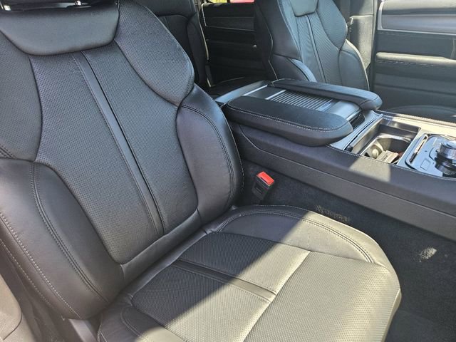 New 2025 Jeep Wagoneer L 4WD w/ Convenience Group I image 17