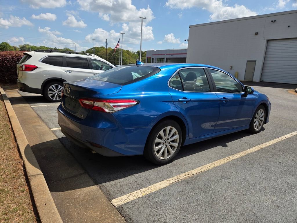 Used 2020 Toyota Camry LE image 10