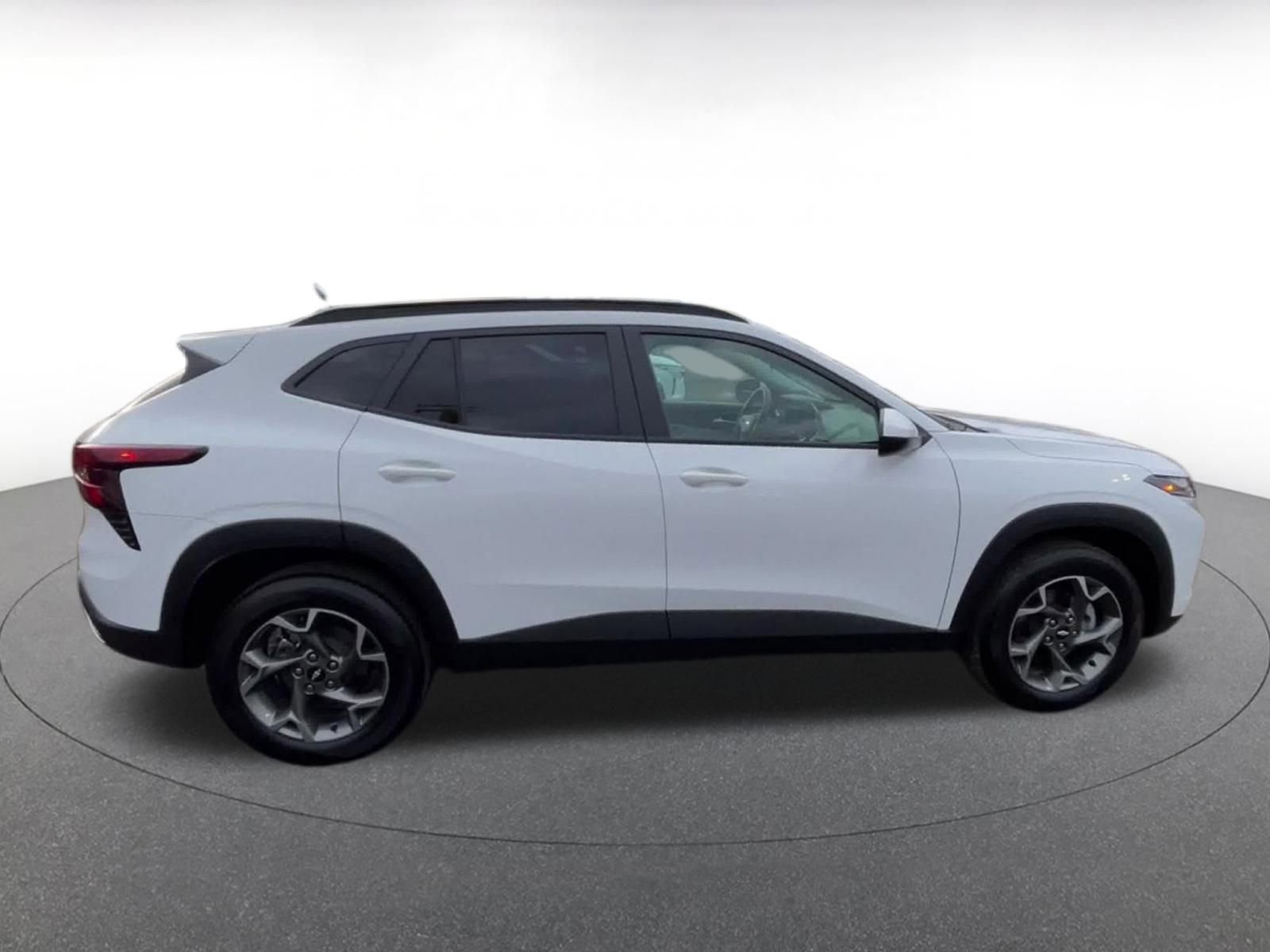 Used 2025 Chevrolet Trax LT image 16