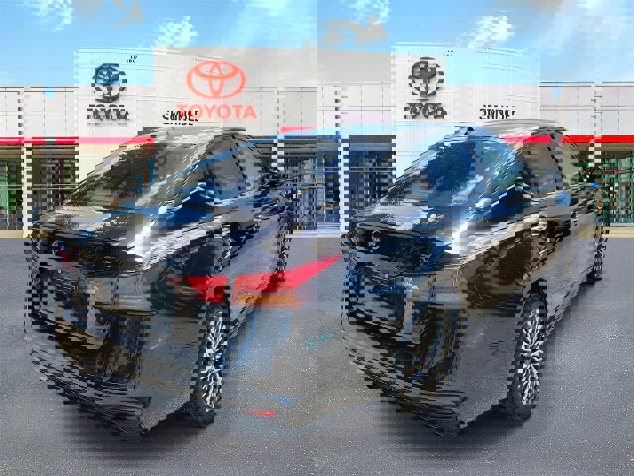 Used 2024 Nissan Altima 2.5 SV image 3