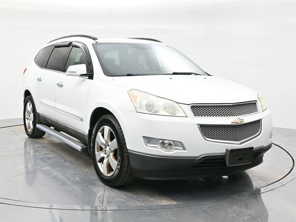 Used 2009 Chevrolet Traverse LTZ image 3