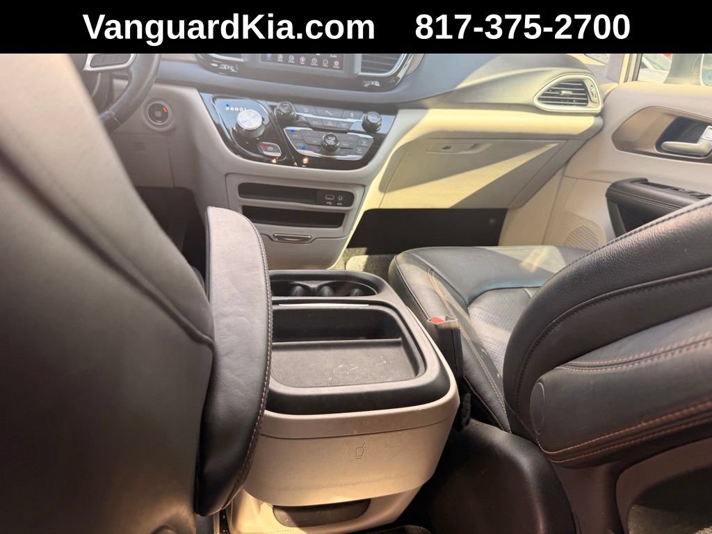 Used 2019 Chrysler Pacifica Touring-L FWD image 25