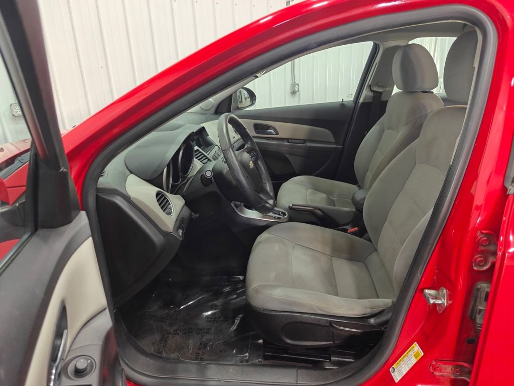 Used 2015 Chevrolet Cruze LT FWD image 31
