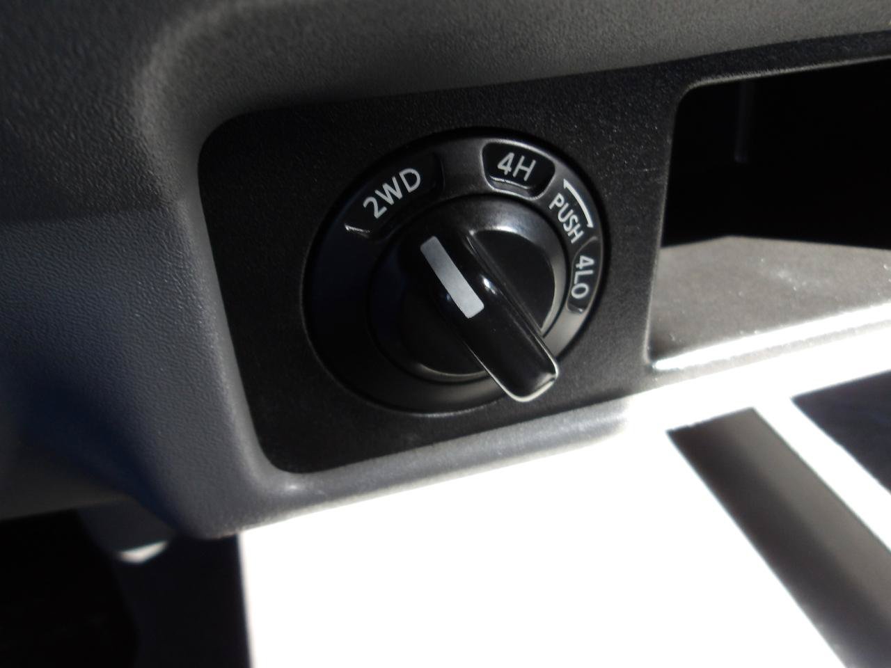 Used 2007 Nissan Frontier SE w/ Power Pkg AWD/4WD image 18