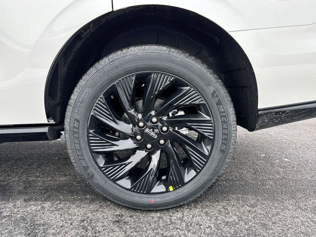 New 2026 Lincoln Navigator Reserve w/ Jet Appearance Package image 28