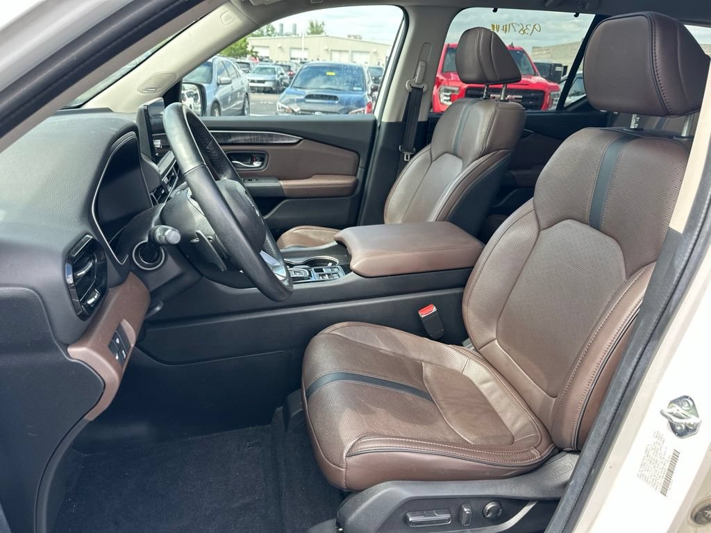 Used 2025 Honda Pilot Elite image 18