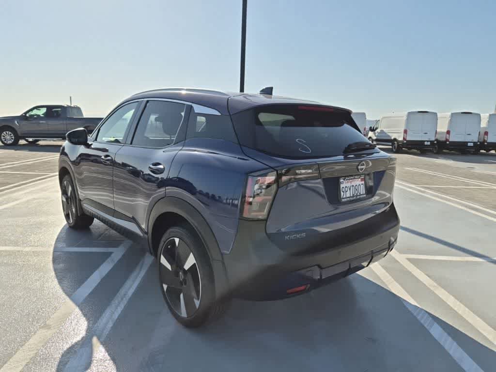 Used 2025 Nissan Kicks SR FWD image 8