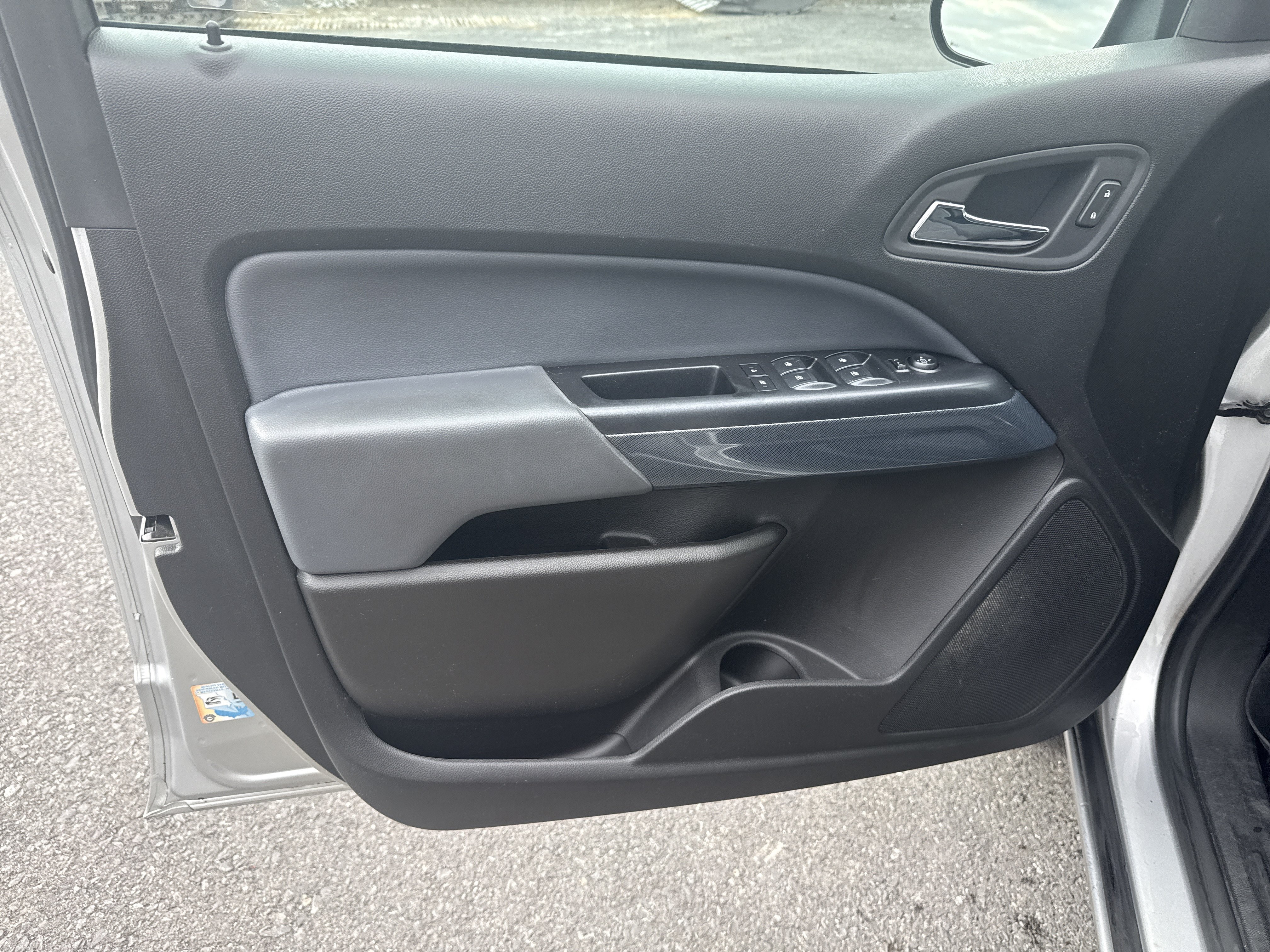 Used 2019 Chevrolet Colorado Z71 AWD/4WD image 16