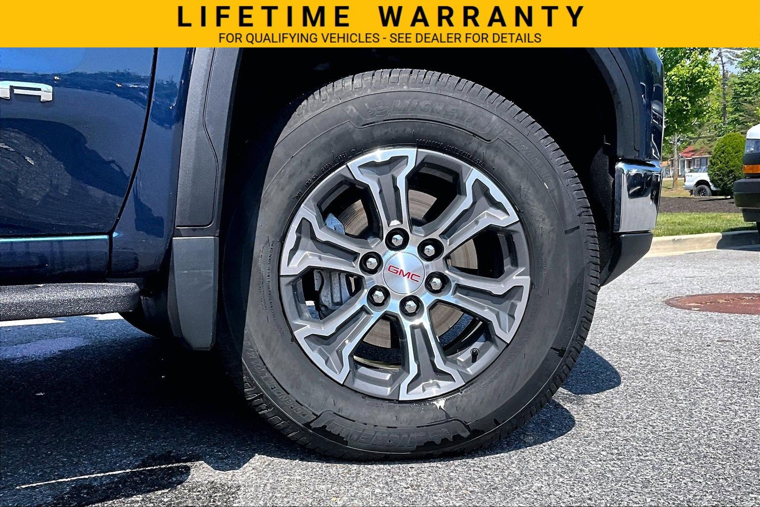 Used 2023 GMC Sierra 1500 SLE AWD/4WD image 4