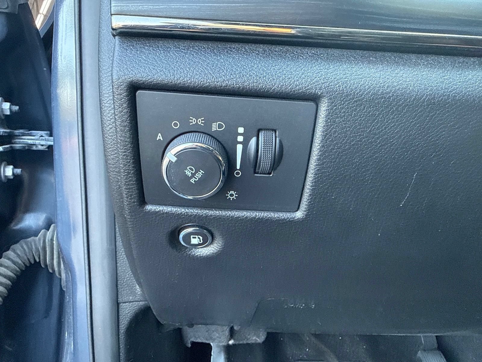 Used 2019 Jeep Grand Cherokee Limited X RWD image 26