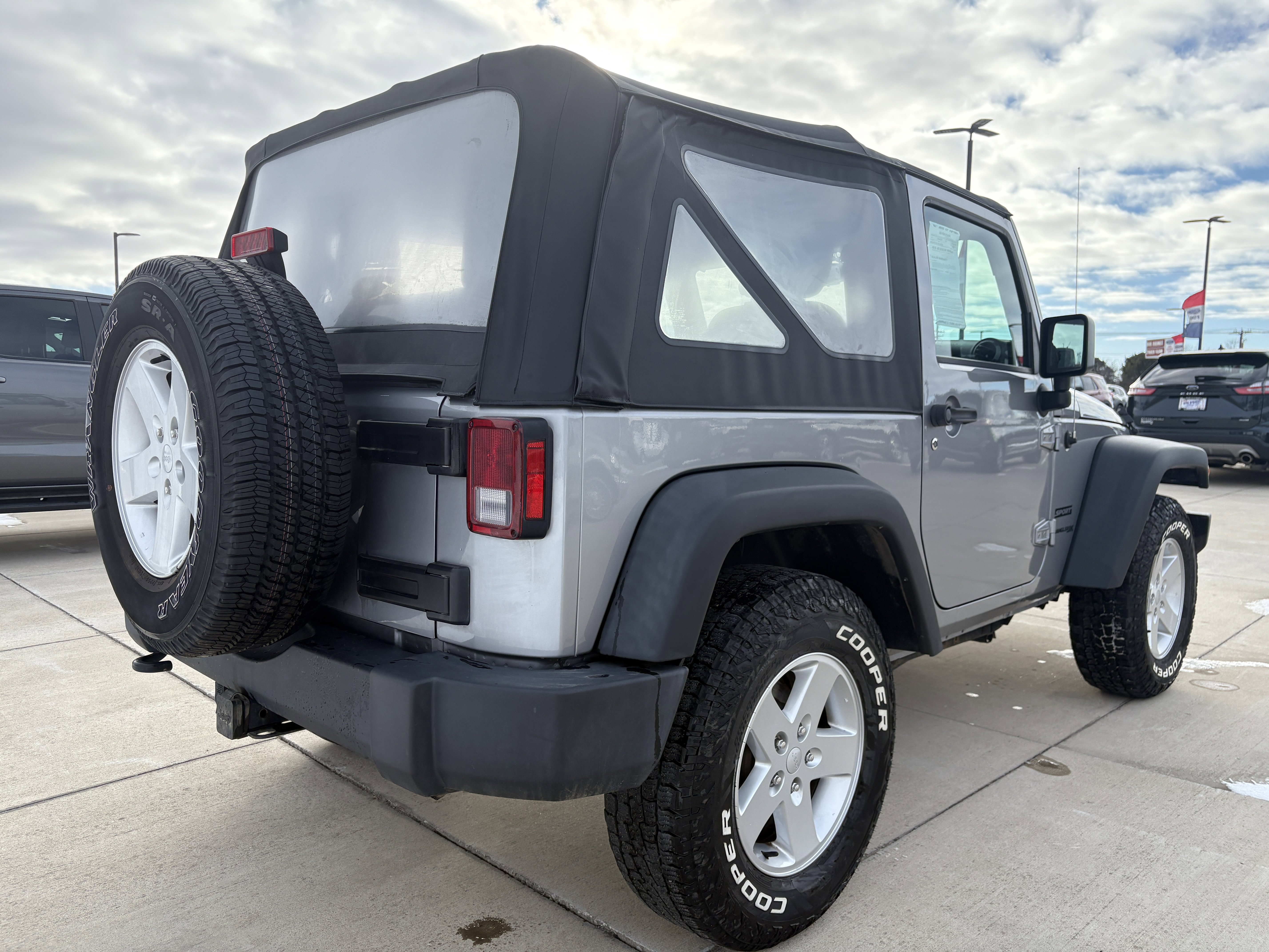 Used 2018 Jeep Wrangler Sport image 6