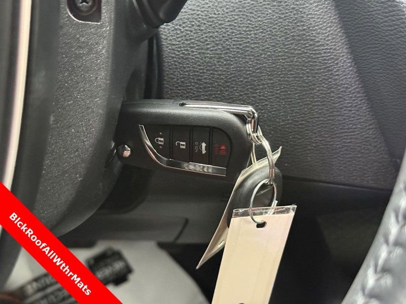 Used 2021 Toyota Corolla SE image 30