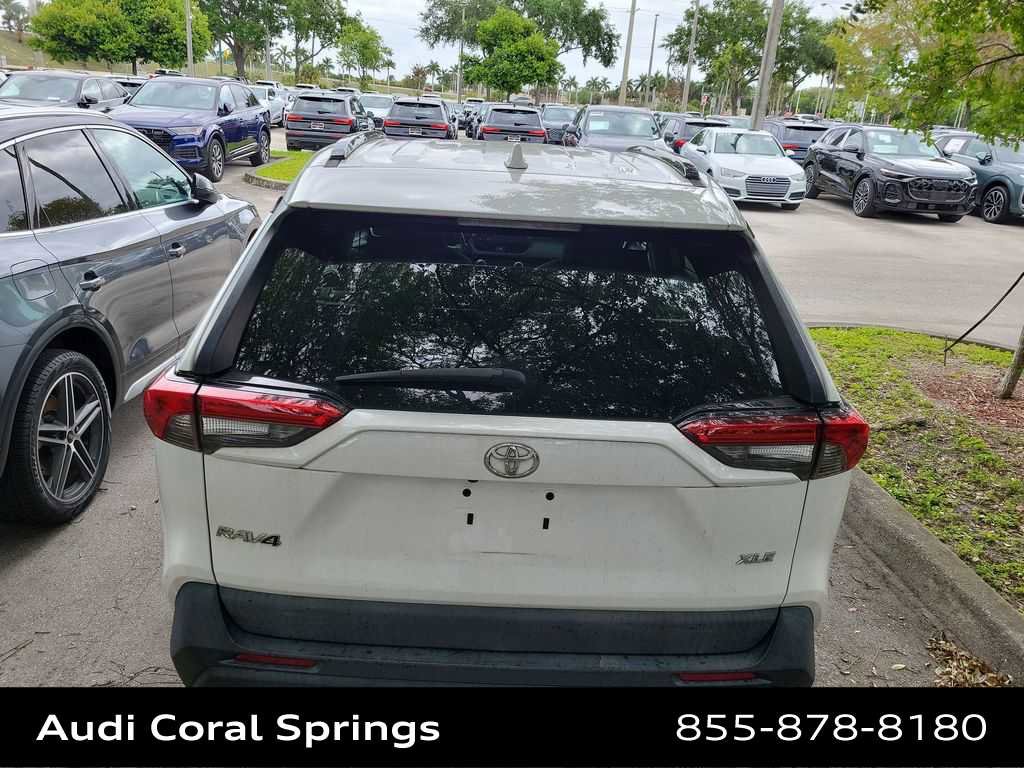 Used 2021 Toyota RAV4 XLE w/ Convenience Package FWD image 17