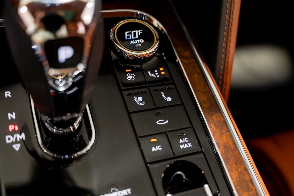 Used 2023 Bentley Flying Spur W12 AWD/4WD image 58