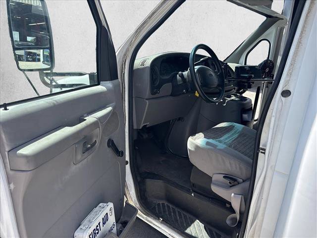 Used 2002 Ford E-450 and Econoline 450 RWD image 9