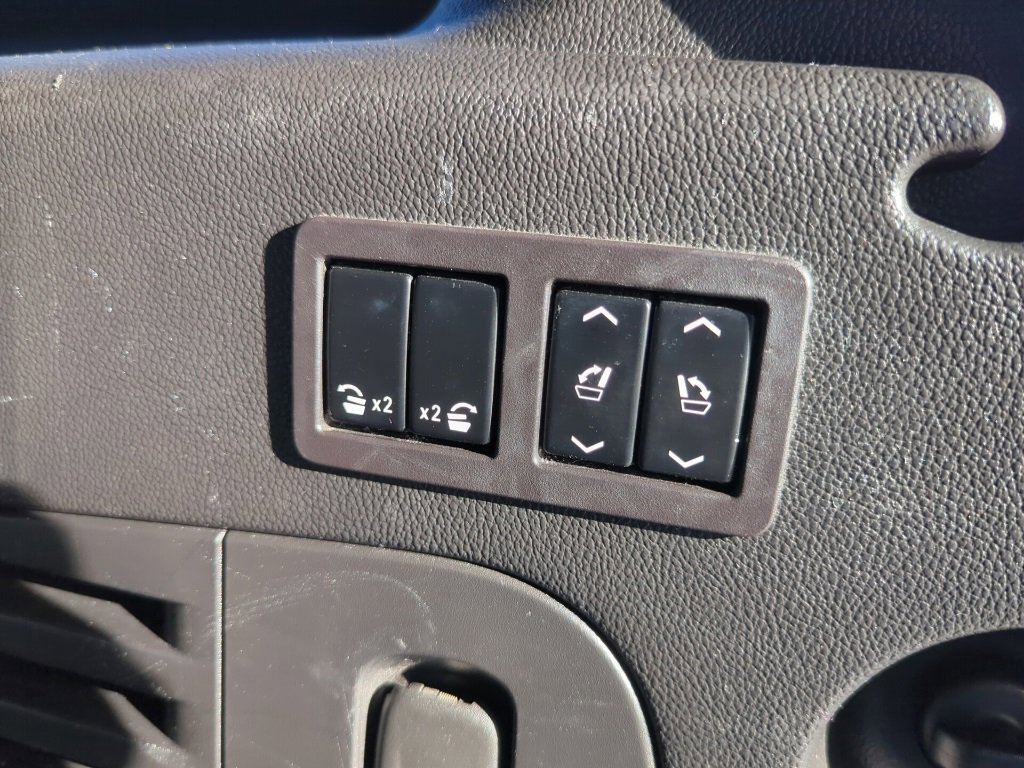 Used 2017 Chevrolet Suburban Premier image 45