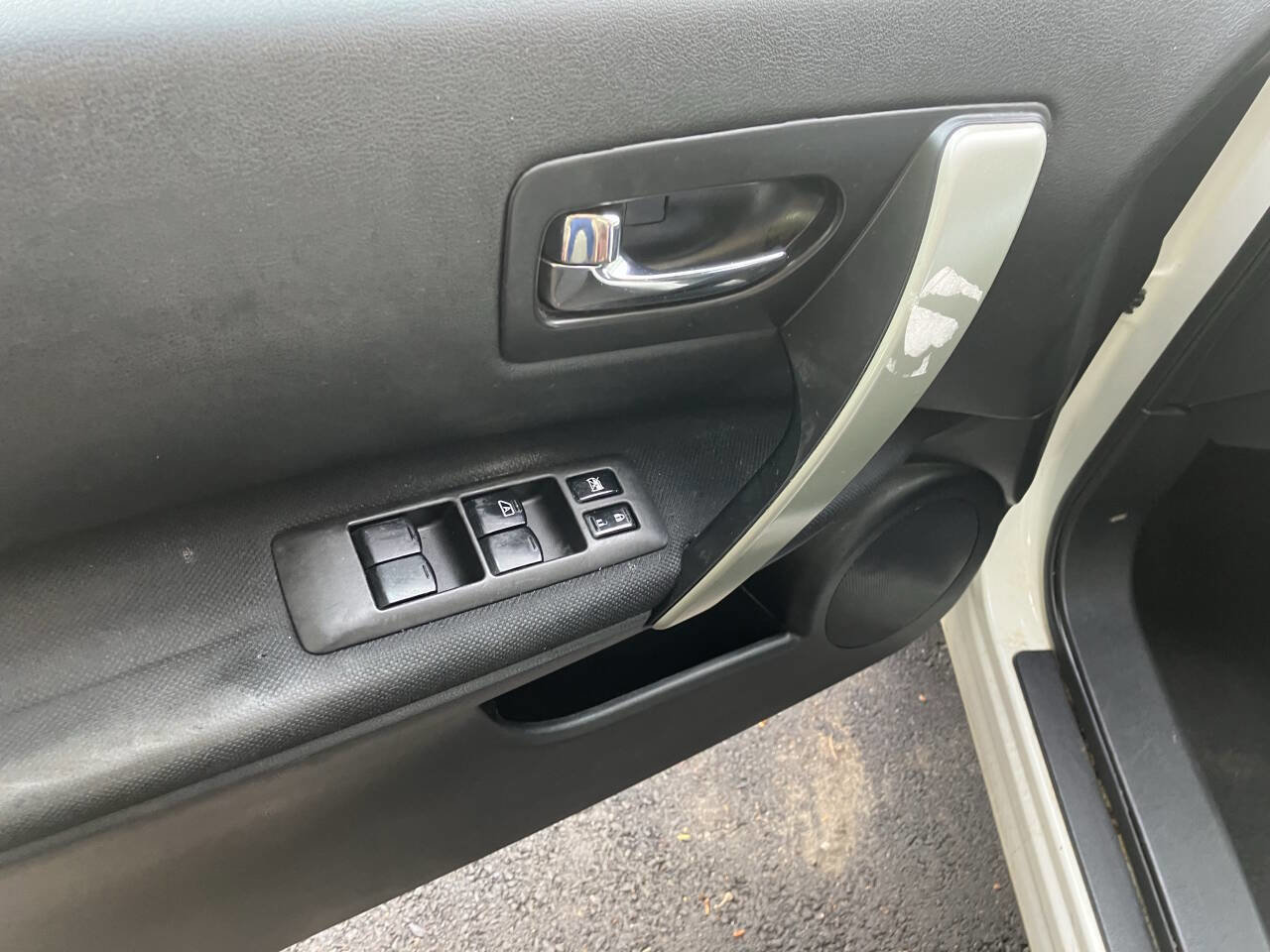 Used 2012 Nissan Rogue S FWD image 26