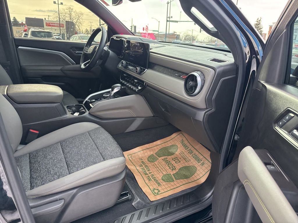 Used 2024 Chevrolet Colorado ZR2 w/ Technology Package image 36