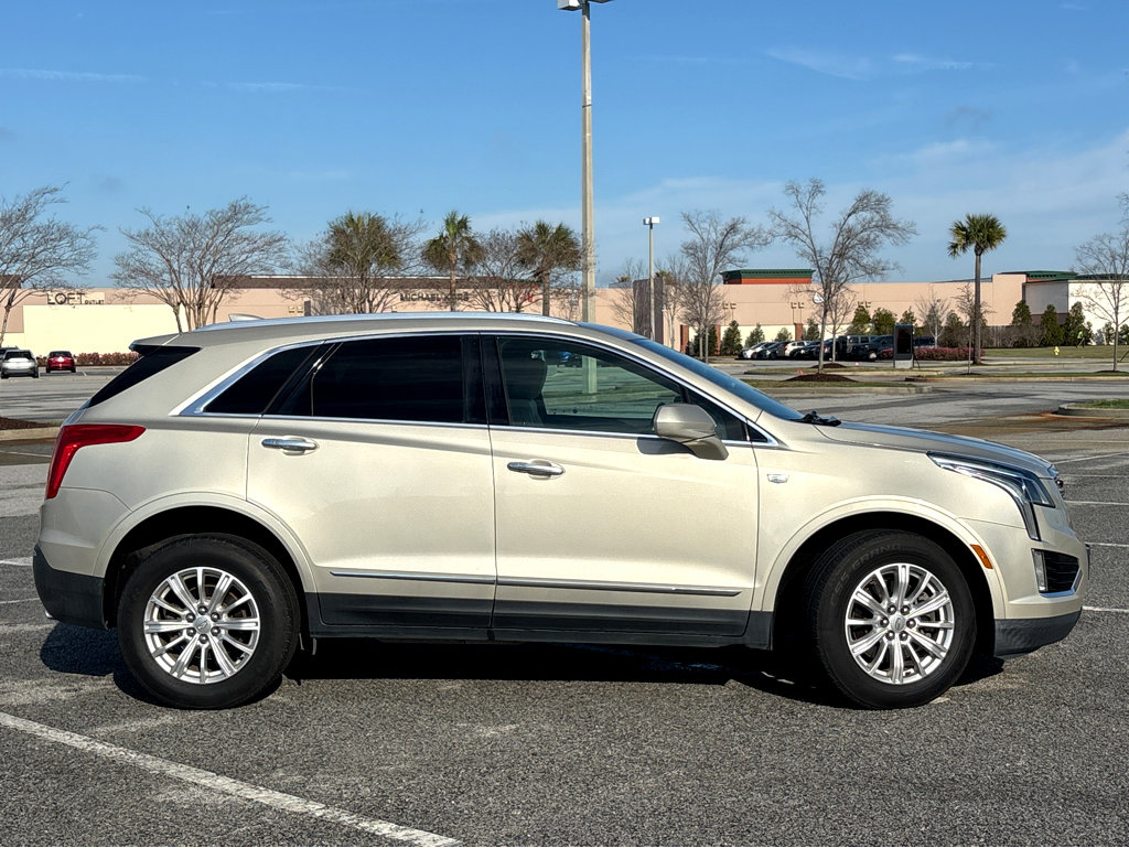 Used 2017 Cadillac XT5 FWD image 16