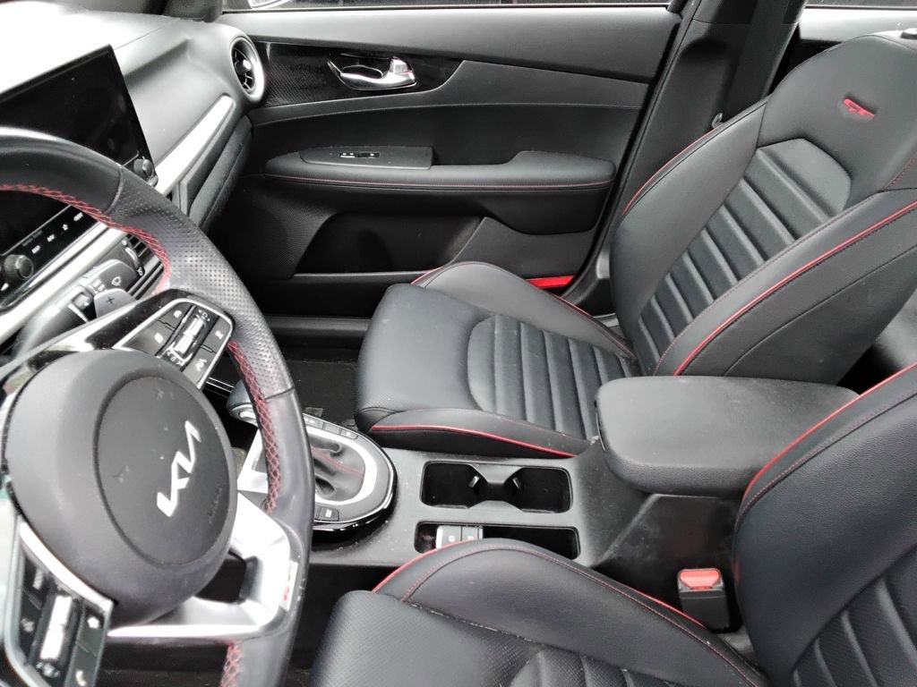 Used 2022 Kia Forte GT w/ GT2 Package FWD image 8