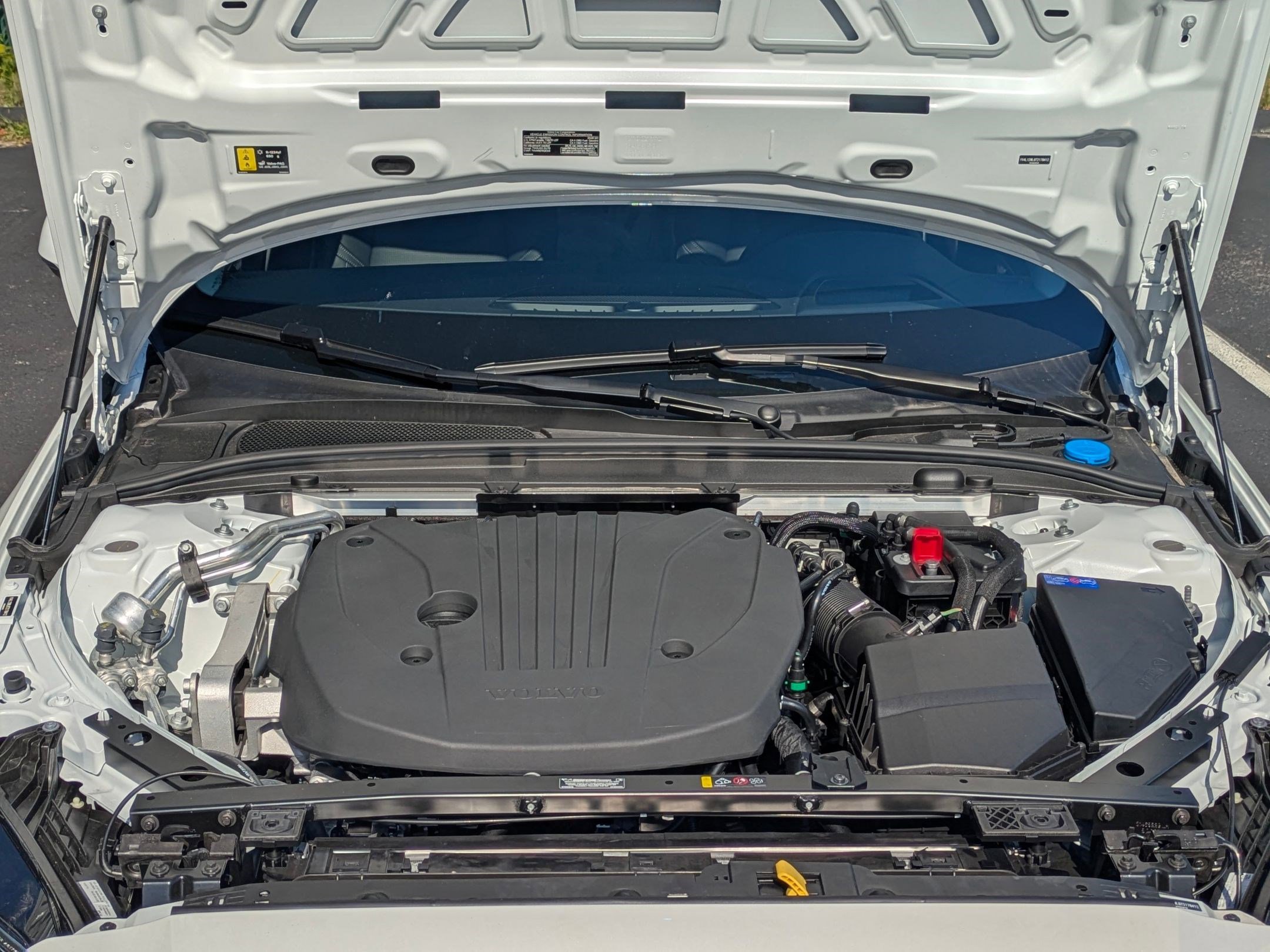 New 2026 Volvo V60 B5 Cross Country Ultra w/ Protection Package Premier image 27