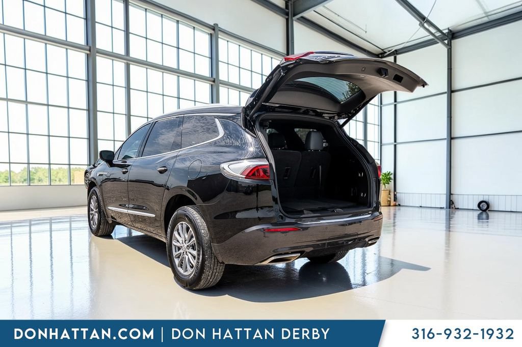 Used 2023 Buick Enclave Essence AWD/4WD image 30