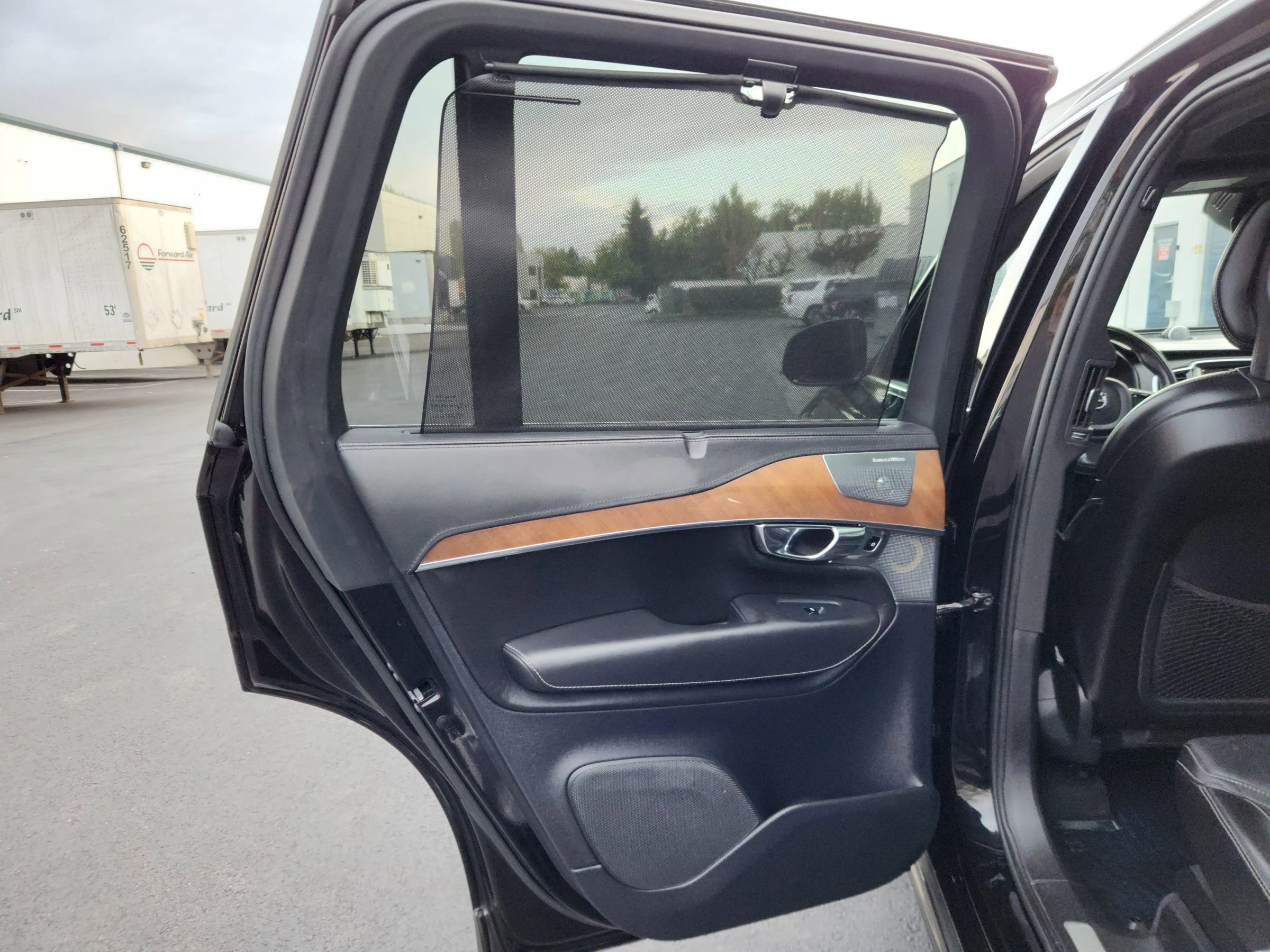 Used 2016 Volvo XC90 T6 Inscription w/ Vision Package AWD/4WD image 17
