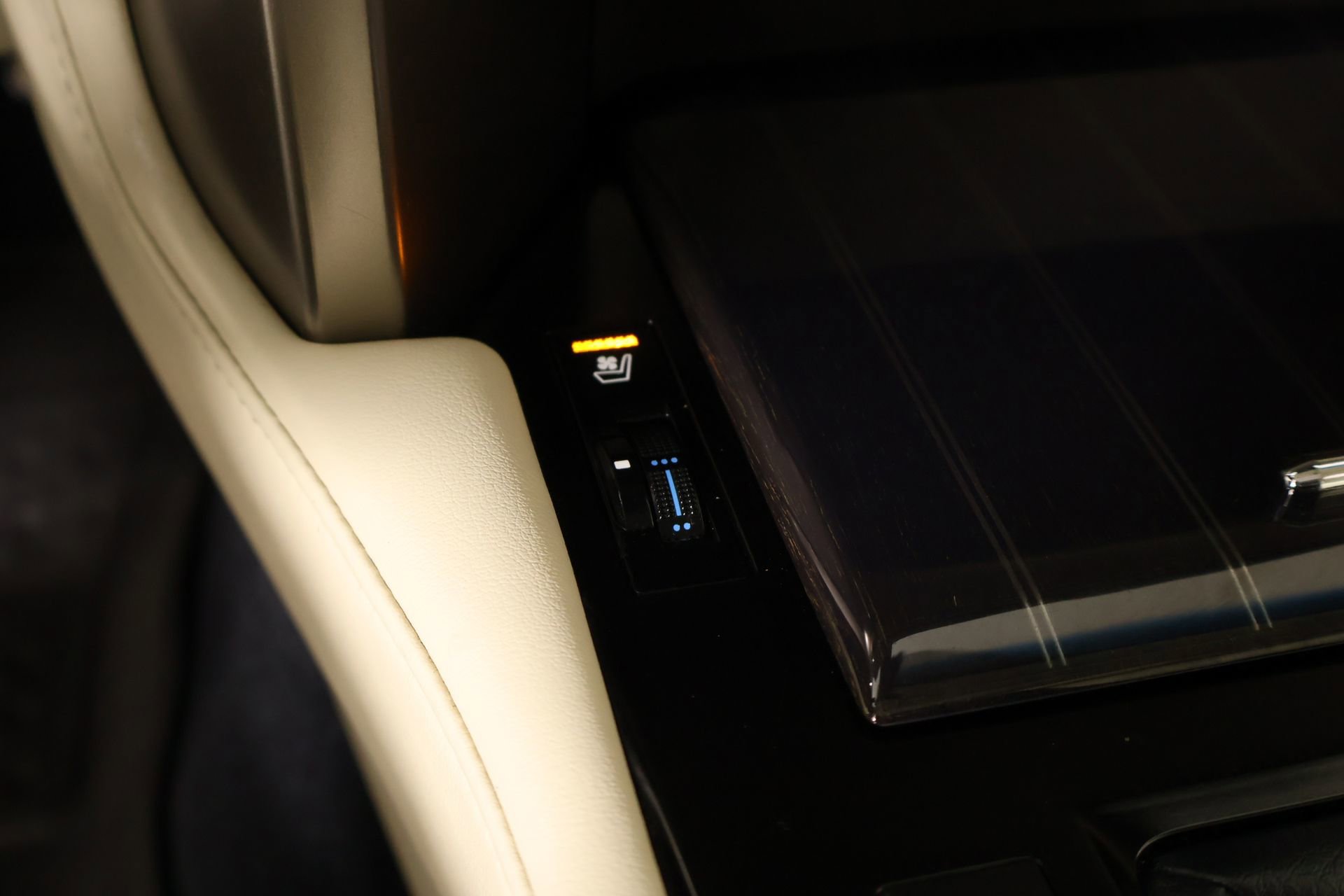 Used 2020 Lexus GX 460 Premium AWD/4WD image 7