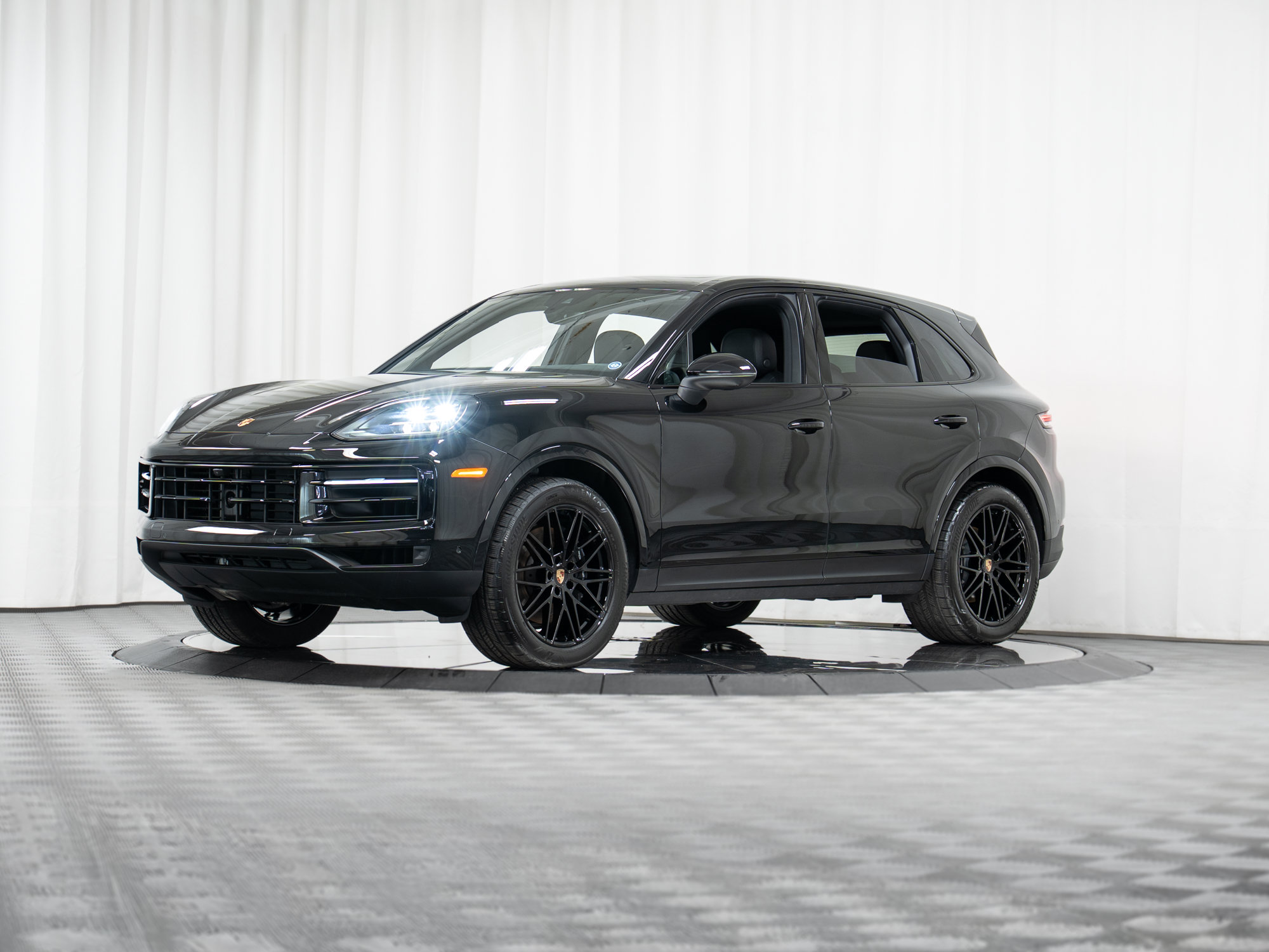 Used 2026 Porsche Cayenne AWD/4WD image 28
