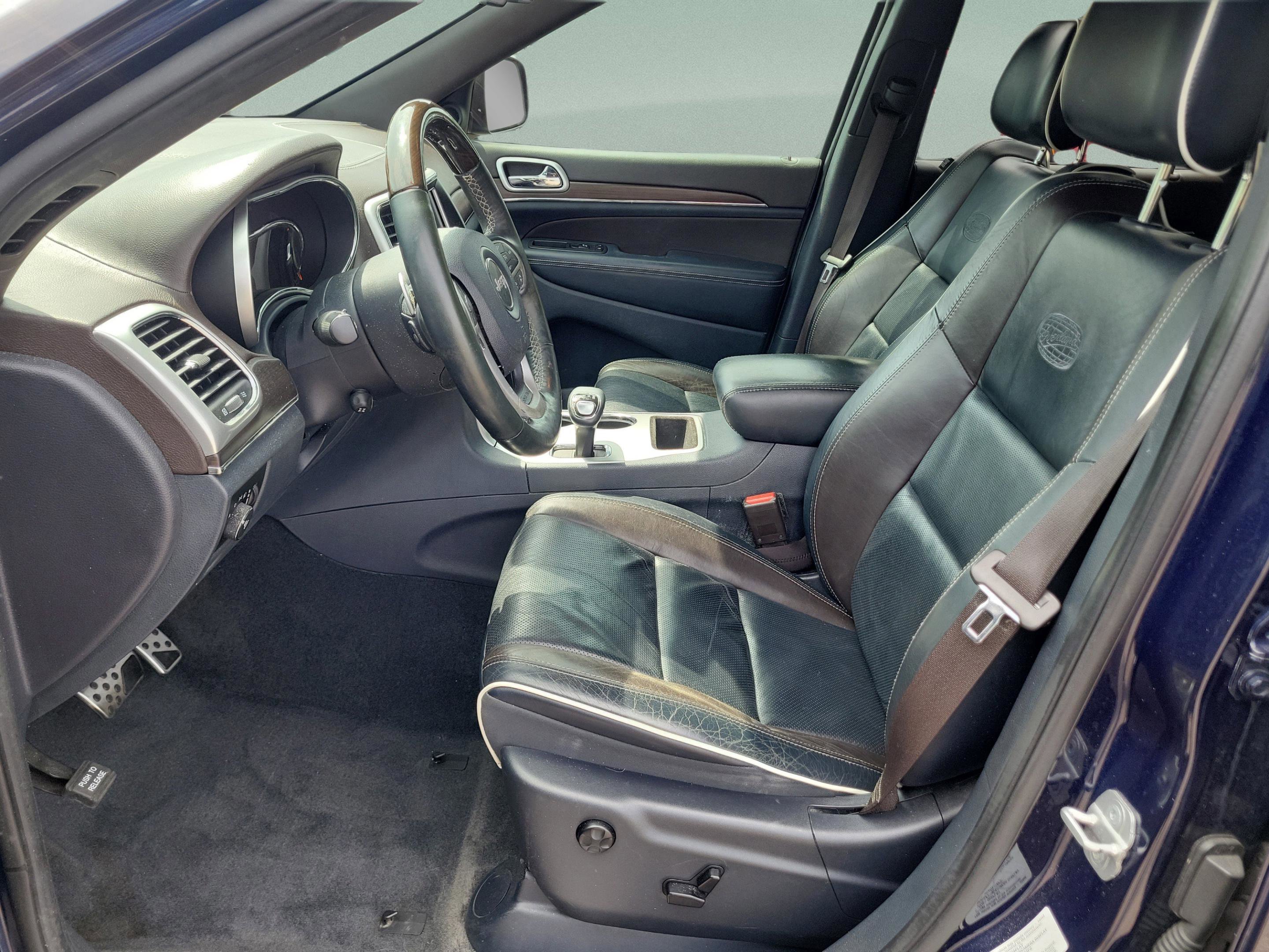 Used 2014 Jeep Grand Cherokee Overland w/ Advanced Technology Group RWD image 24