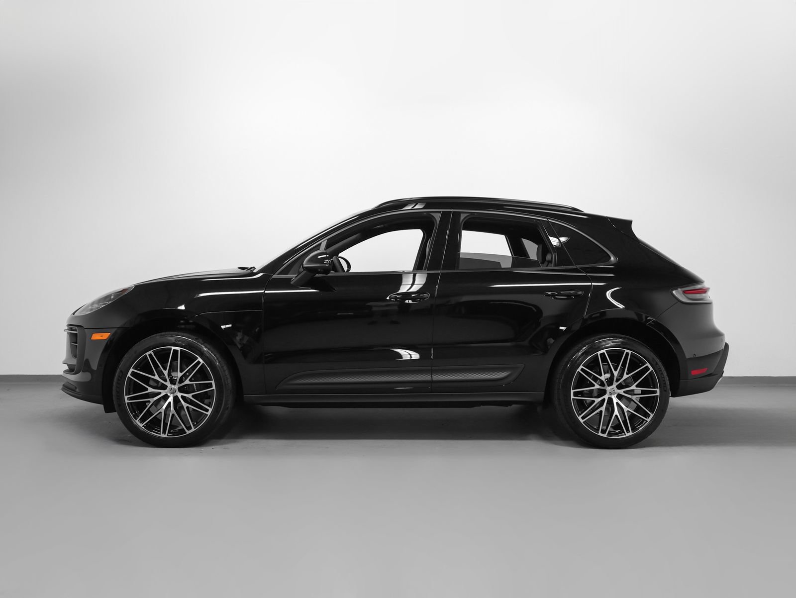 New 2026 Porsche Macan AWD/4WD image 2