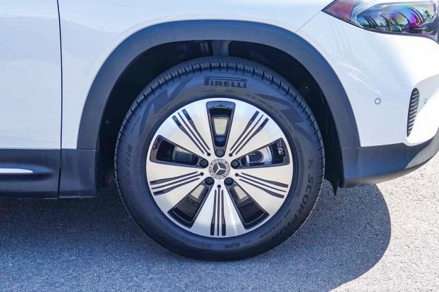 Used 2024 Mercedes-Benz EQB 300 4MATIC image 11