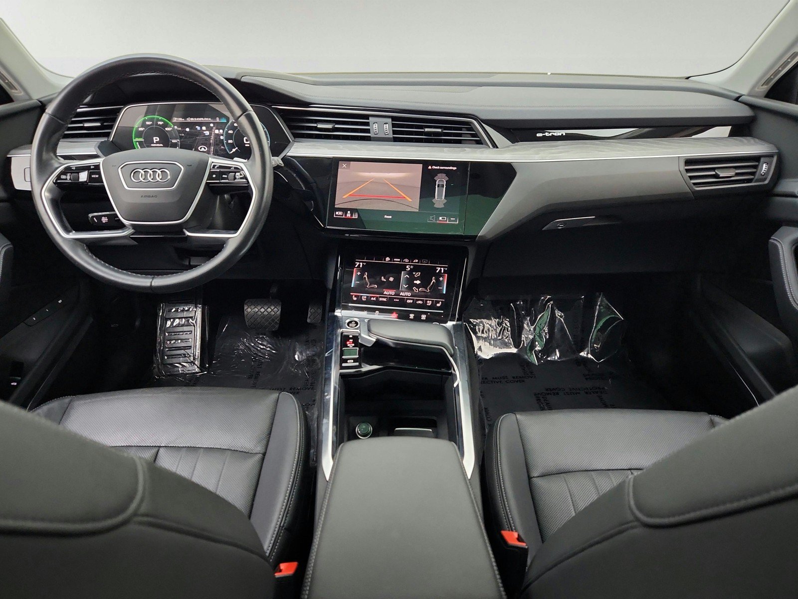 Used 2023 Audi e-tron Premium Plus w/ Premium Plus Package AWD/4WD image 23